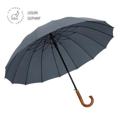 Regenschirm aus Holz mit gebogenem Griff
